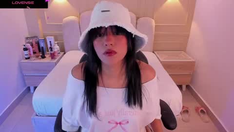 millyevans1 online show from May 13, 2026, 3:37 am