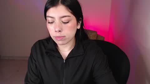 Snapshot of millyx_ chatting on June 24, 2026, 3:05 am Emily online show from June 24, 2026, 3:05 am