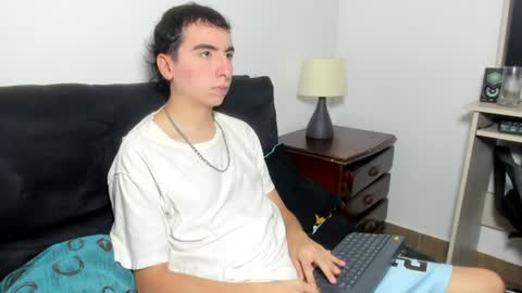 milogm_ online show from June 10, 2026, 8:41 pm
