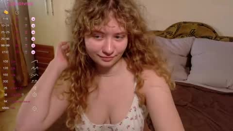 Snapshot of milounee chatting on May 9, 2026, 8:19 am milounee online show from May 9, 2026, 8:19 am