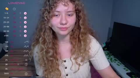 Snapshot of milounee chatting on June 1, 2026, 10:44 pm milounee online show from June 1, 2026, 10:44 pm