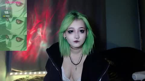milten_trish online show from November 3, 2025, 2:51 pm