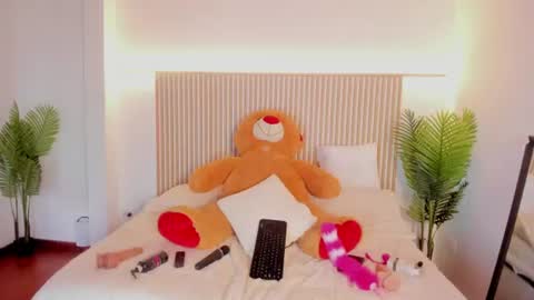 Snapshot of milu_blossom chatting on June 26, 2026, 8:13 pm miluu online show from June 26, 2026, 8:13 pm