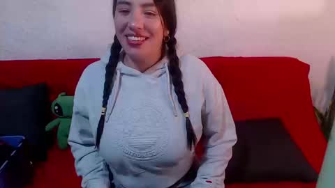 Milu Wallace  online show from February 25, 2026, 11:25 pm