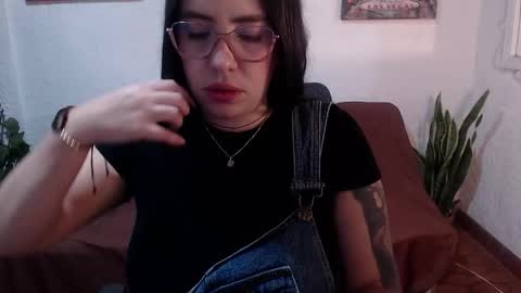 Milu Wallace  online show from March 6, 2026, 11:56 pm