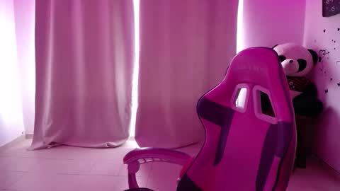 Milusolers online show from March 9, 2026, 2:10 pm