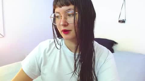 mily_baker online show from December 6, 2024, 6:17 pm
