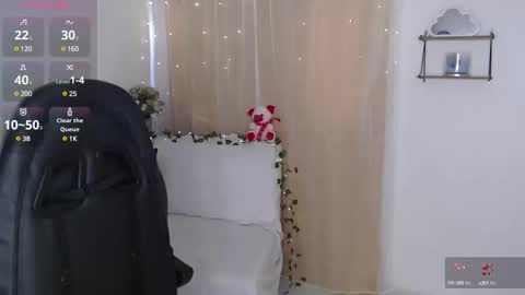 Mily online show from February 6, 2025, 9:28 pm