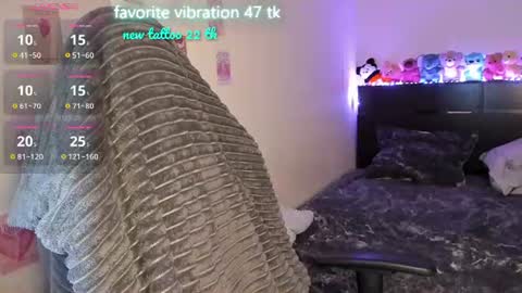 Snapshot of milyamess chatting on July 25, 2026, 6:16 pm Emily online show from July 25, 2026, 6:16 pm