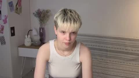 Sonya online show from October 22, 2025, 2:17 pm