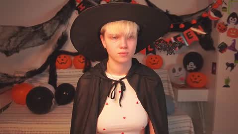 Sonya online show from November 1, 2025, 1:02 pm