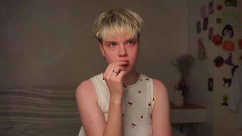 Sonya online show from November 7, 2025, 2:06 pm