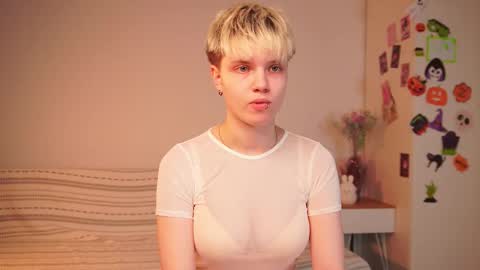 Sonya online show from November 8, 2025, 2:06 pm