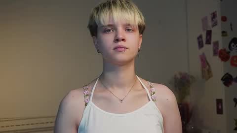 Sonya online show from November 21, 2025, 1:43 pm