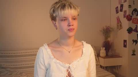 Sonya online show from November 22, 2025, 2:05 pm