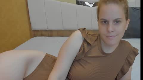 mimixo99 online show from September 17, 2025, 8:32 pm