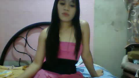 mimiyolove online show from January 29, 2025, 1:28 pm