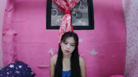 mimiyolove online show from September 18, 2025, 10:39 am