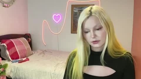 mimsymarlo online show from February 1, 2025, 10:23 pm