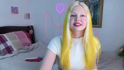 mimsymarlo online show from March 8, 2025, 6:58 pm