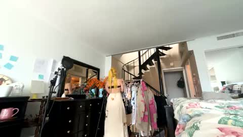 mimsymarlo online show from April 13, 2026, 5:07 pm