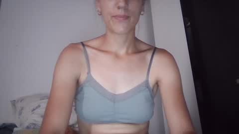 mimy31 online show from July 20, 2026, 10:39 am