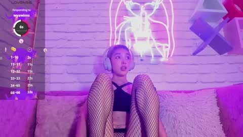 Minji online show from January 31, 2025, 3:11 pm