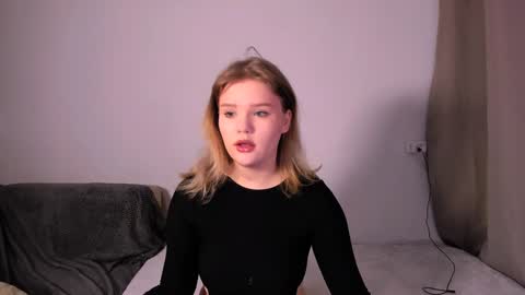 hi Im Mina  online show from December 13, 2024, 1:37 am