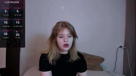 hi Im Mina  online show from February 3, 2025, 2:03 am