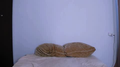 hi Im Mina  online show from September 10, 2025, 1:27 am