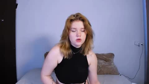 hi Im Mina  online show from September 18, 2025, 1:40 am