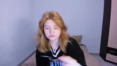 hi Im Mina  online show from November 20, 2025, 2:01 am