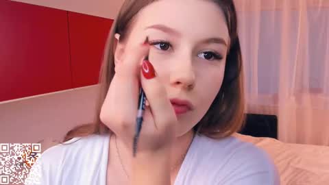 Snapshot of minditrelles chatting on November 14, 2025, 7:18 am Mindi online show from November 14, 2025, 7:18 am