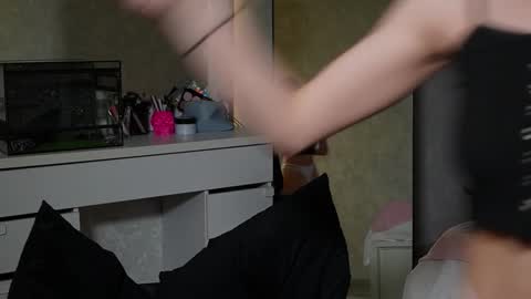 Emily online show from March 5, 2026, 3:13 am