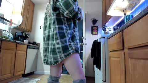 Snapshot of mindymars chatting on December 19, 2024, 7:07 pm Mindy Mars online show from December 19, 2024, 7:07 pm
