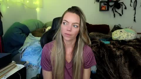 Snapshot of mindymars chatting on January 13, 2025, 6:38 pm Mindy Mars online show from January 13, 2025, 6:38 pm