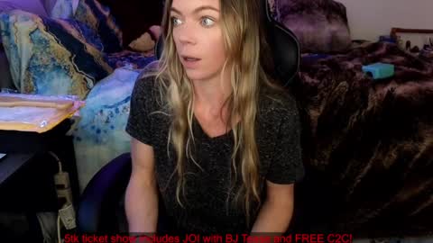 Snapshot of mindymars chatting on January 27, 2025, 7:03 pm Mindy Mars online show from January 27, 2025, 7:03 pm