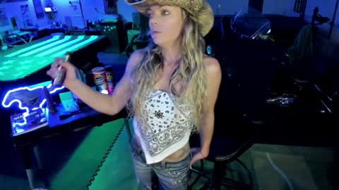 Snapshot of mindymars chatting on January 31, 2025, 3:44 pm Mindy Mars online show from January 31, 2025, 3:44 pm