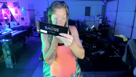 Snapshot of mindymars chatting on October 10, 2025, 2:49 pm Mindy Mars online show from October 10, 2025, 2:49 pm