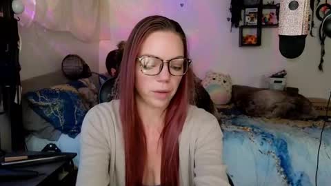 Mindy Mars online show from December 3, 2025, 4:38 pm