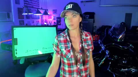 Mindy Mars online show from April 3, 2026, 11:19 am