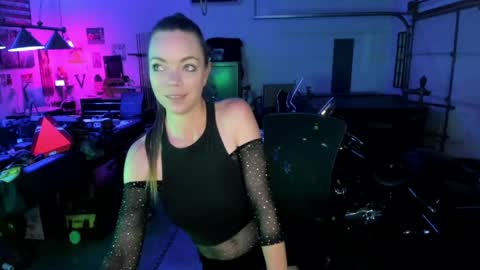 Mindy Mars online show from April 24, 2026, 3:25 pm