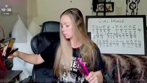 Snapshot of mindymars chatting on June 18, 2026, 7:07 pm Mindy Mars online show from June 18, 2026, 7:07 pm