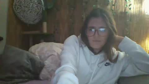 Mindy online show from October 16, 2025, 1:12 pm