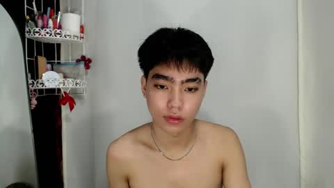 mingkla_man online show from April 12, 2026, 10:59 pm