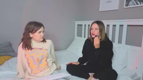 KarinaLeila online show from September 15, 2025, 5:29 am