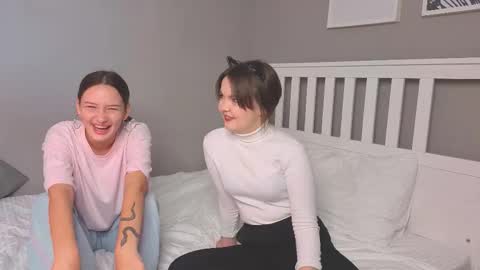 KarinaLeila online show from September 16, 2025, 5:30 am