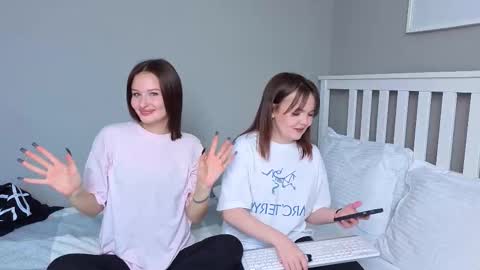 KarinaLeila online show from September 24, 2025, 6:28 am