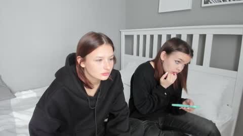 KarinaLeila online show from October 9, 2025, 6:55 am