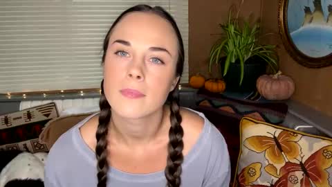 minimaggie online show from October 24, 2025, 7:54 pm